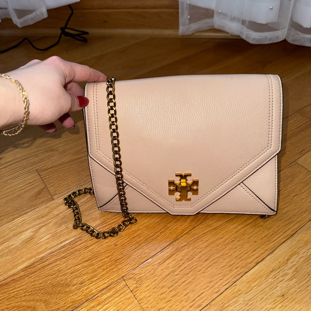 Tory Burch Cream Leather Crossbody Bag with Gold Chain